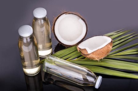Tẩy trắng răng bằng dầu dừa hiệu quả an toàn dễ thực hiện