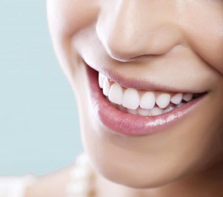Tác hại của việc tẩy trắng răng thiếu kiến thức nha khoa