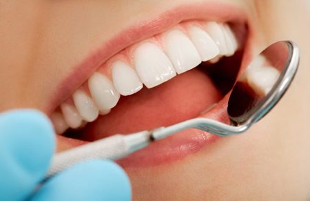 Làm răng sứ thẩm mỹ loại nào tốt nhất hiện nay? Tham khảo